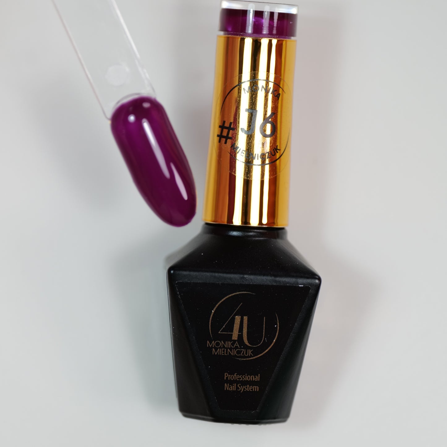 Lakier hybrydowy Molly Nails by Monika Mielniczuk J6